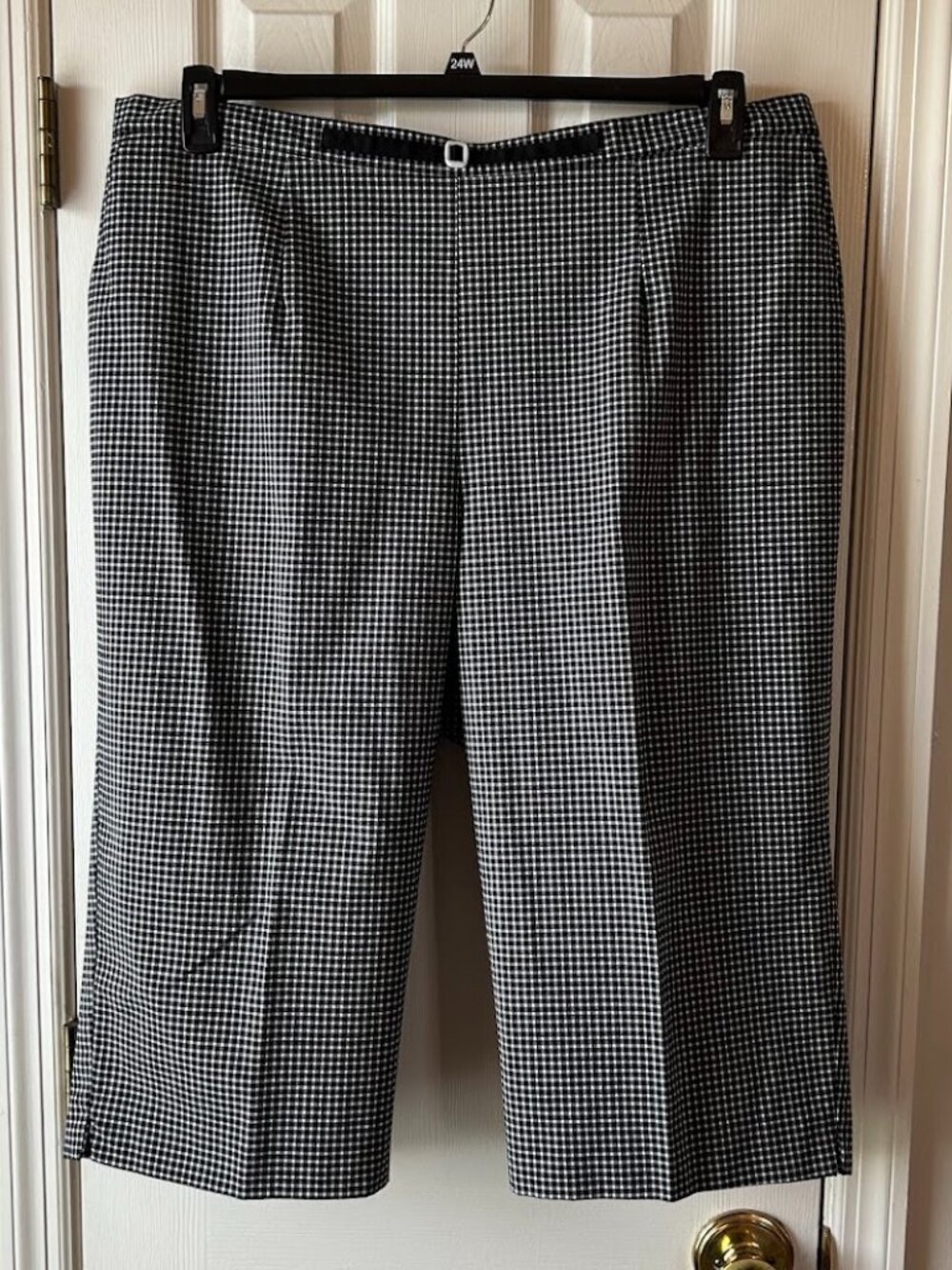 Alfred Dunner Black & White Gingham Plaid Capri Crop Pants 12 Faux Buckle Accent
